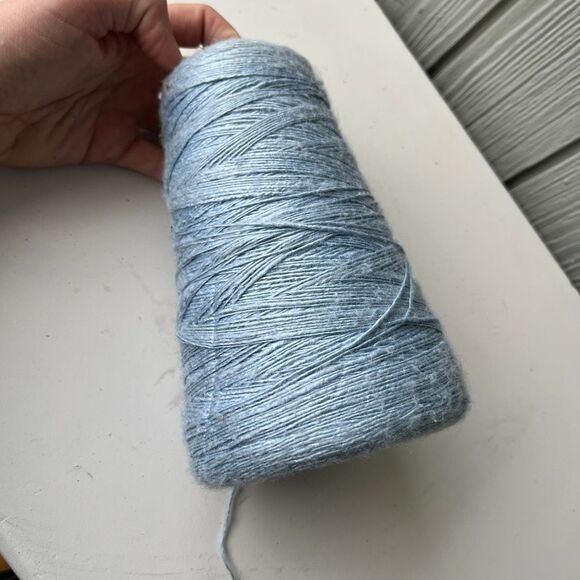 VTG Belmont Dyers Co. Light Blue Spun Rayon Yarn Cone – 17 oz, Slub Texture - Picture 4 of 7